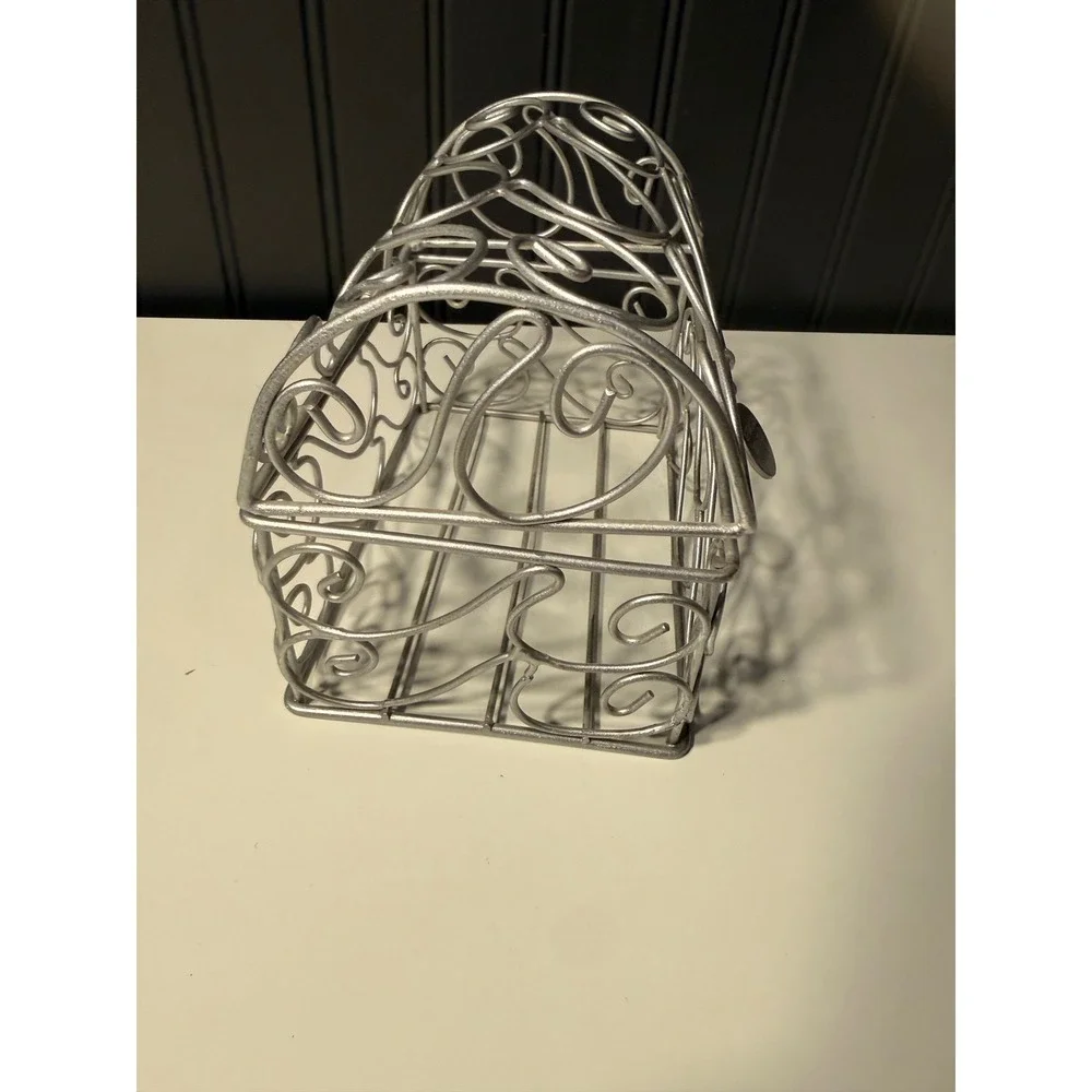 Smashe's stashes Wired Treasure Box In Silver Metal Giogio Beverly Hills